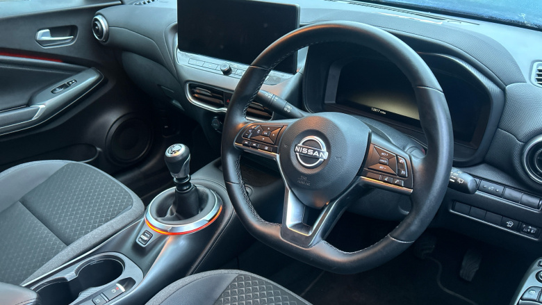 Nissan Juke 1.0 DiG-T N-Connecta 5dr Petrol Hatchback